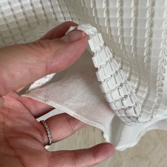 Vince White Textured Woven Lattice Knit Silk Top Sz Large - Picture 4 of 11